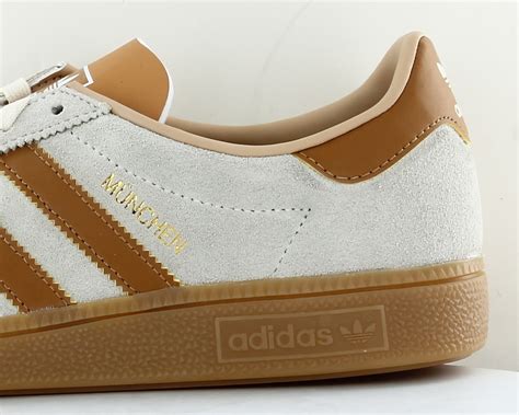 adidas Beige .